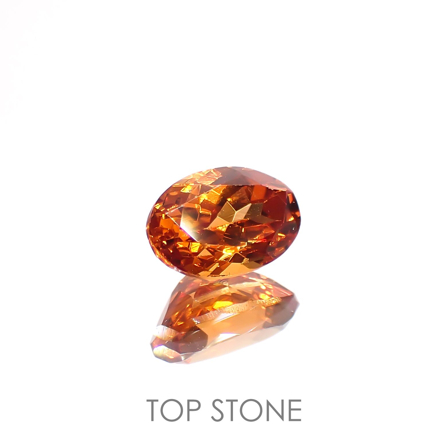 スペサルティンガーネット(宝石名ガーネット)タンザニア産 0.74ct 識別済[220817548]6.1x4.1mm前後