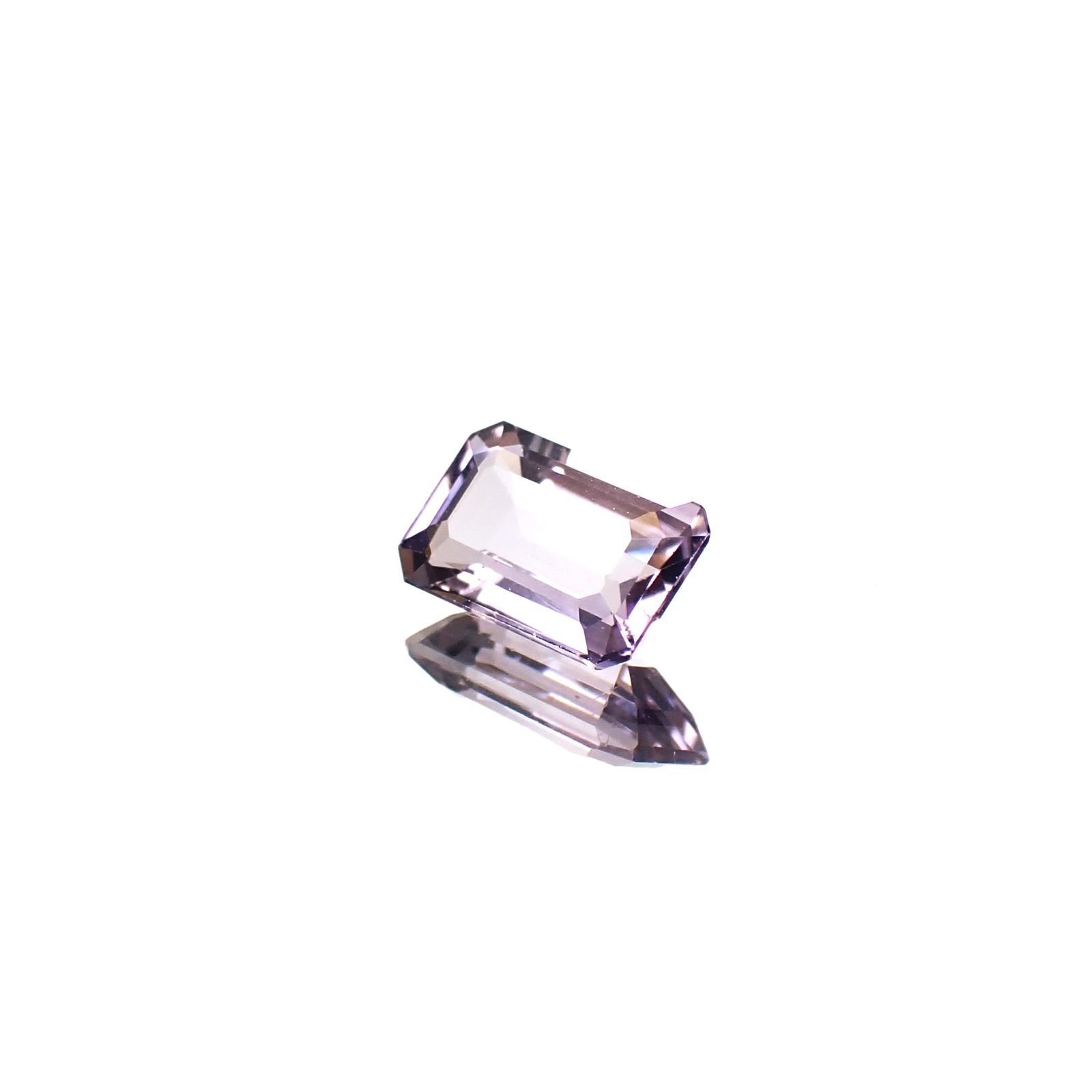 マリアライト フルオレッセンス(宝石名スキャポライト)スリランカ産 0.54ct 識別済[250330047]6.5x4.2mm前後