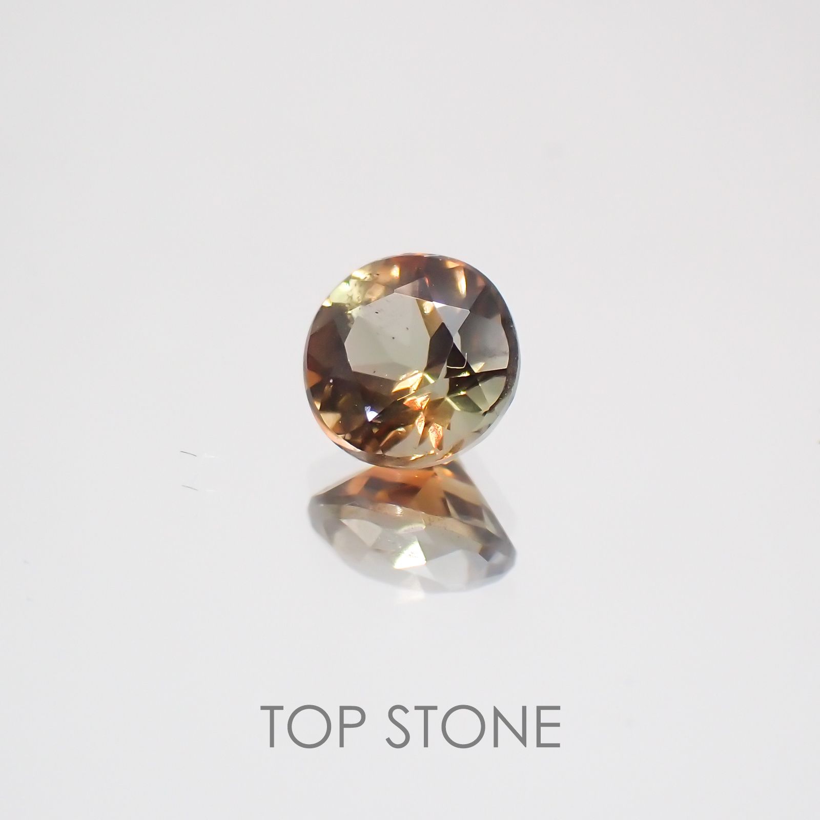 バイカラーアンダリュサイト スリランカ産 ルース 0.58ct[21059869]5.1×5.1mm前後
