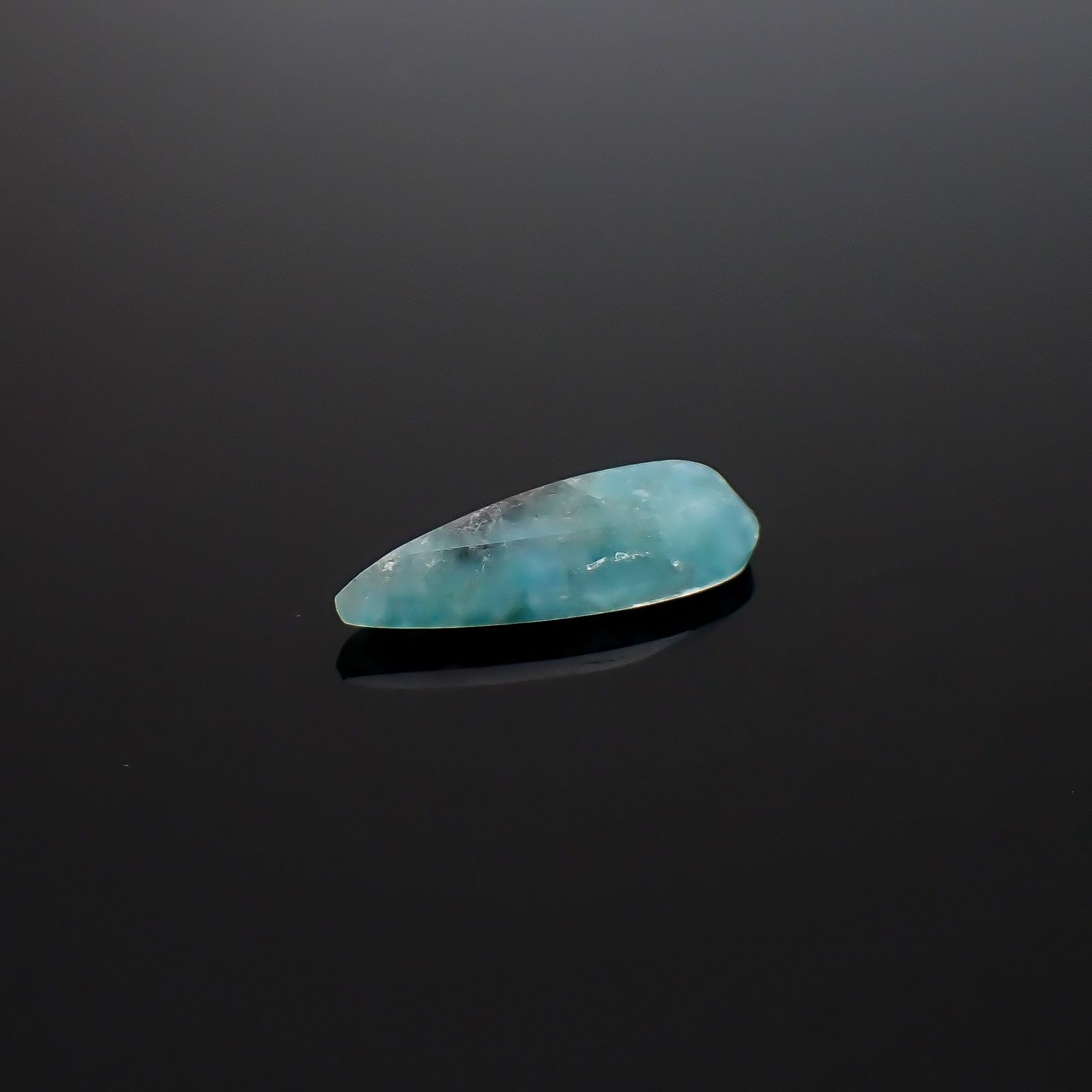パライバクォーツ ブラジル産 2.82ct / 17.5x6.3mm前後 [260632506]