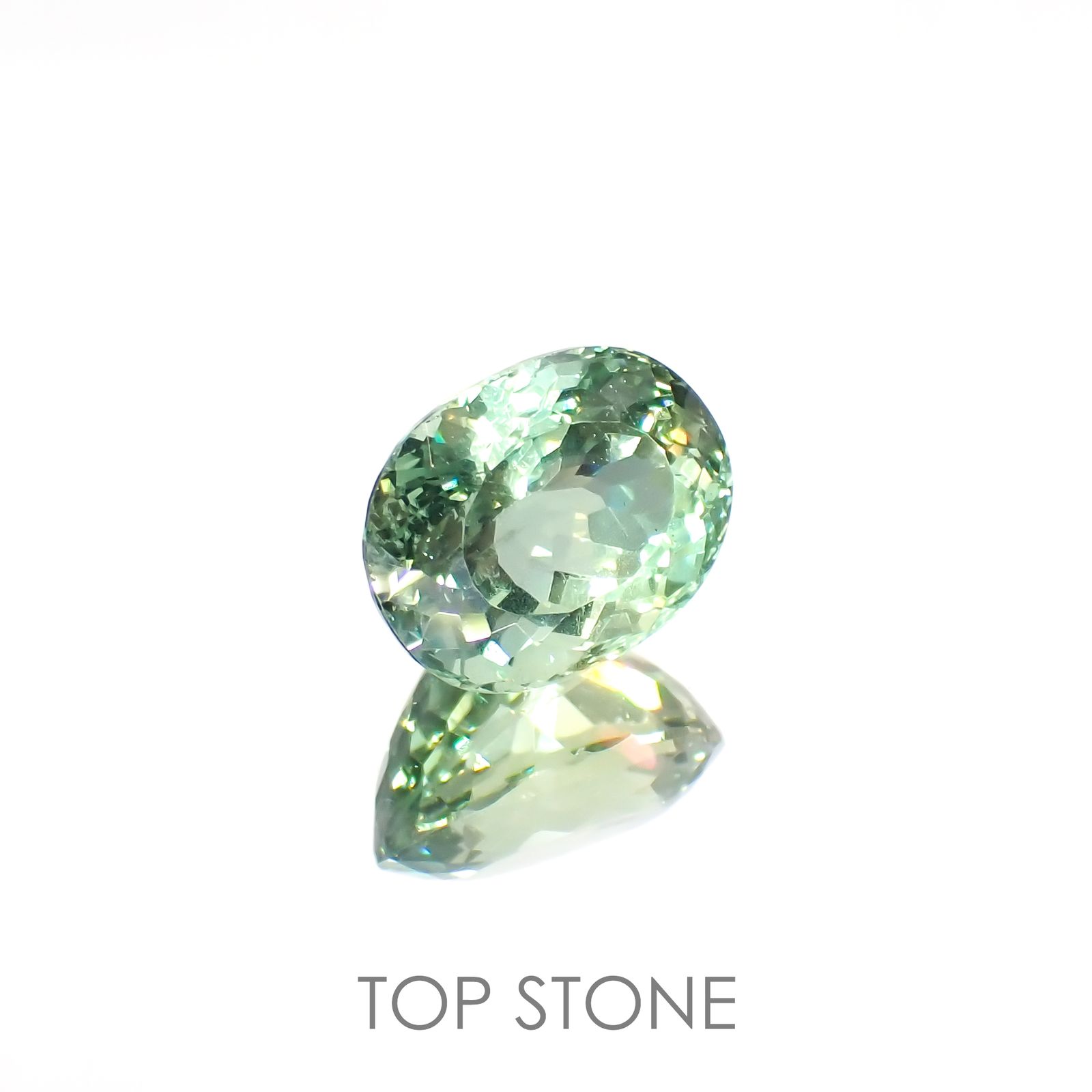 グリーンアパタイト(宝石名アパタイト) マダガスカル産 2.15ct 識別済[20106873]8.1×6.6mm前後
