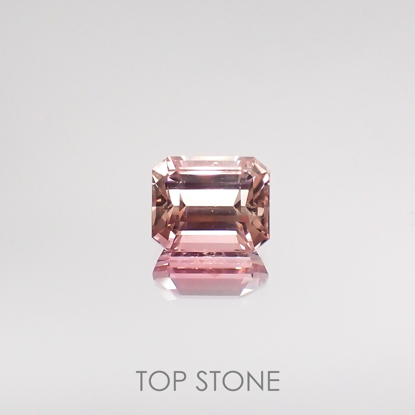 ピンクトルマリン パパラチャカラー(宝石名ピンク・トルマリン) ルワンダ産 1.170ct ソ付(彩珠)[210711592]6.6×5.3mm前後