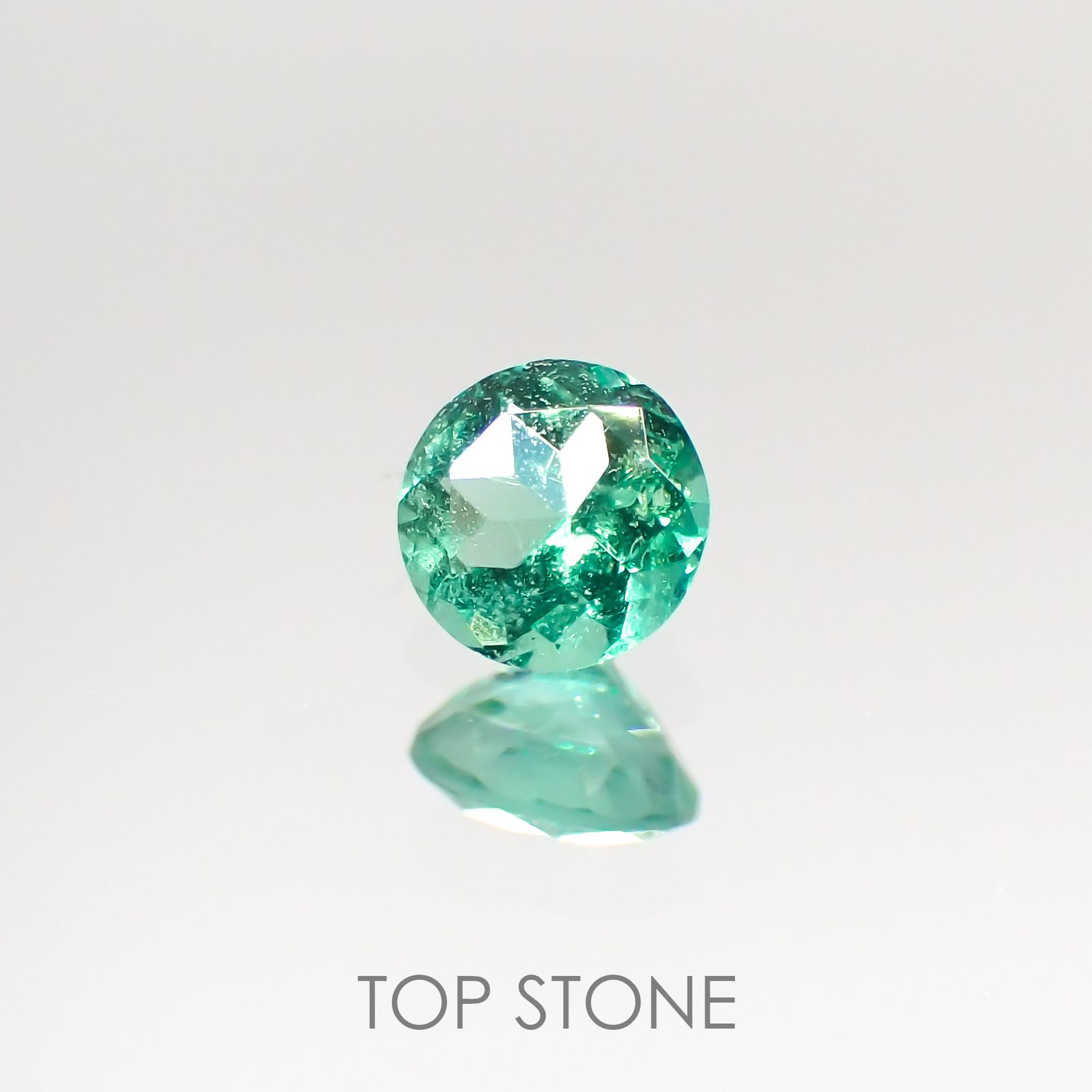 エメラルド(宝石名エメラルド) コロンビア産 0.16ct 識別済[210913162]3.7×3.7mm前後