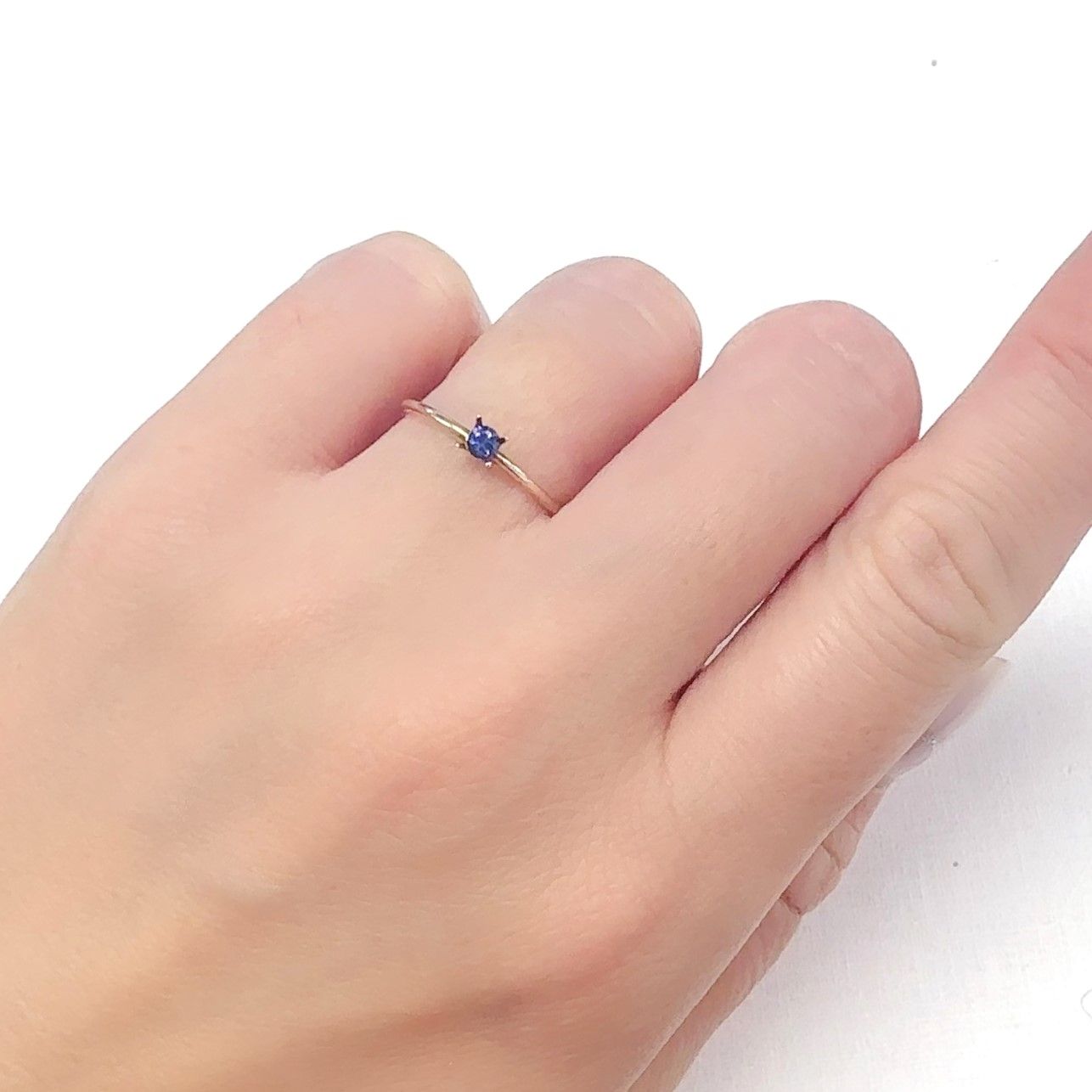 ベニトアイト アメリカ・カリフォルニア州産 0.095ct[240527388]2.7x2.7mm前後