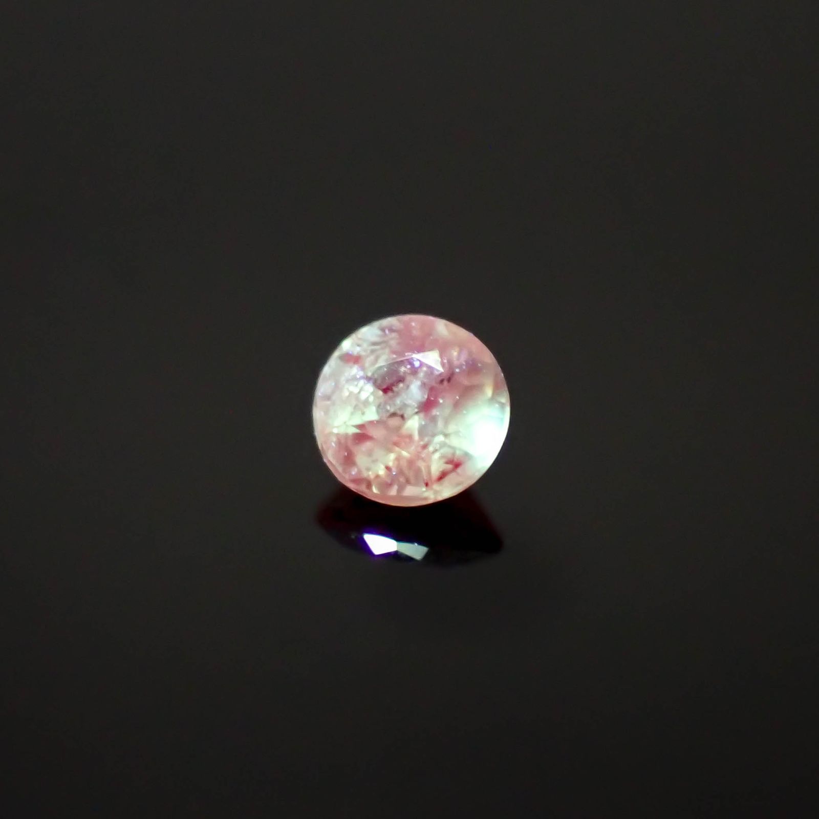 アレキサンドライト ブラジル産/EmeraldMains社製 0.052ct[240527622]2.4x2.4mm前後