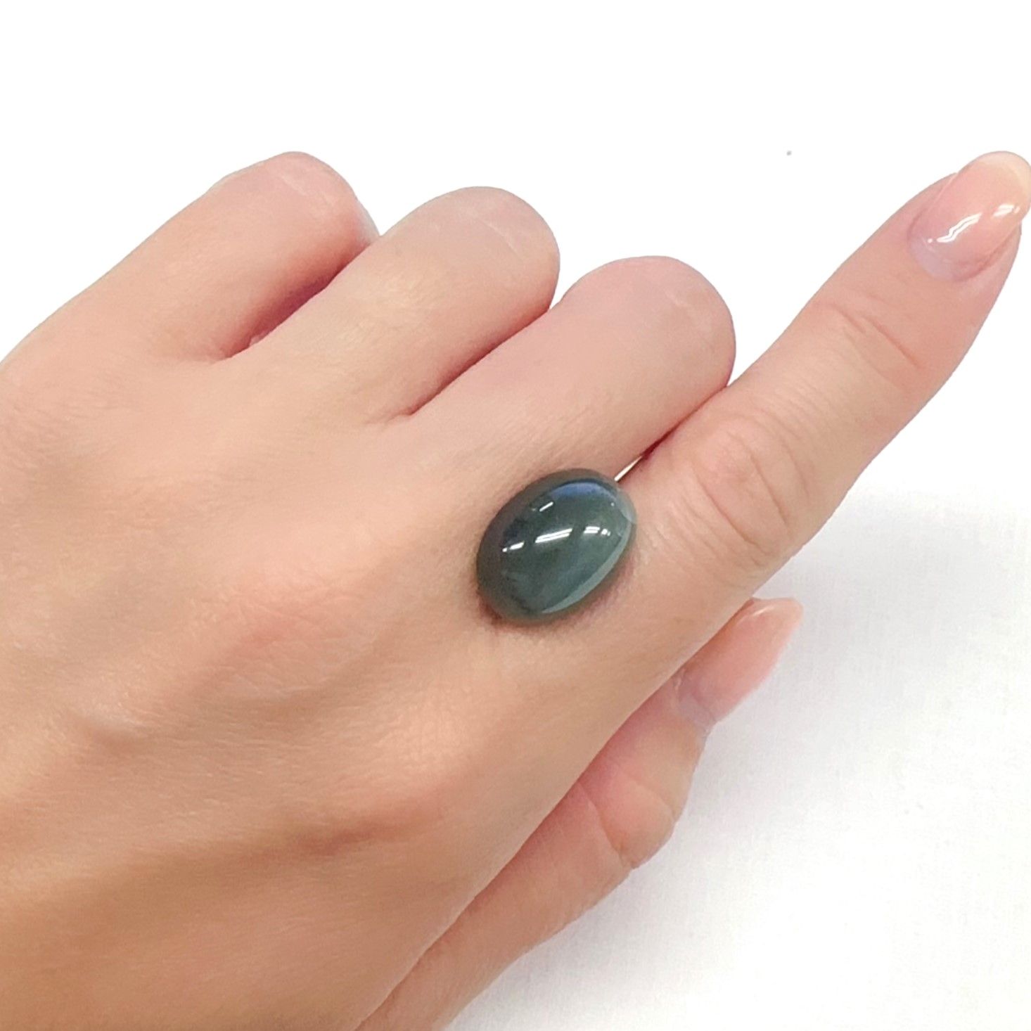 グリーンアパタイトキャッツアイ ブラジル産 14.16ct[240427183]16.8x12.3mm前後