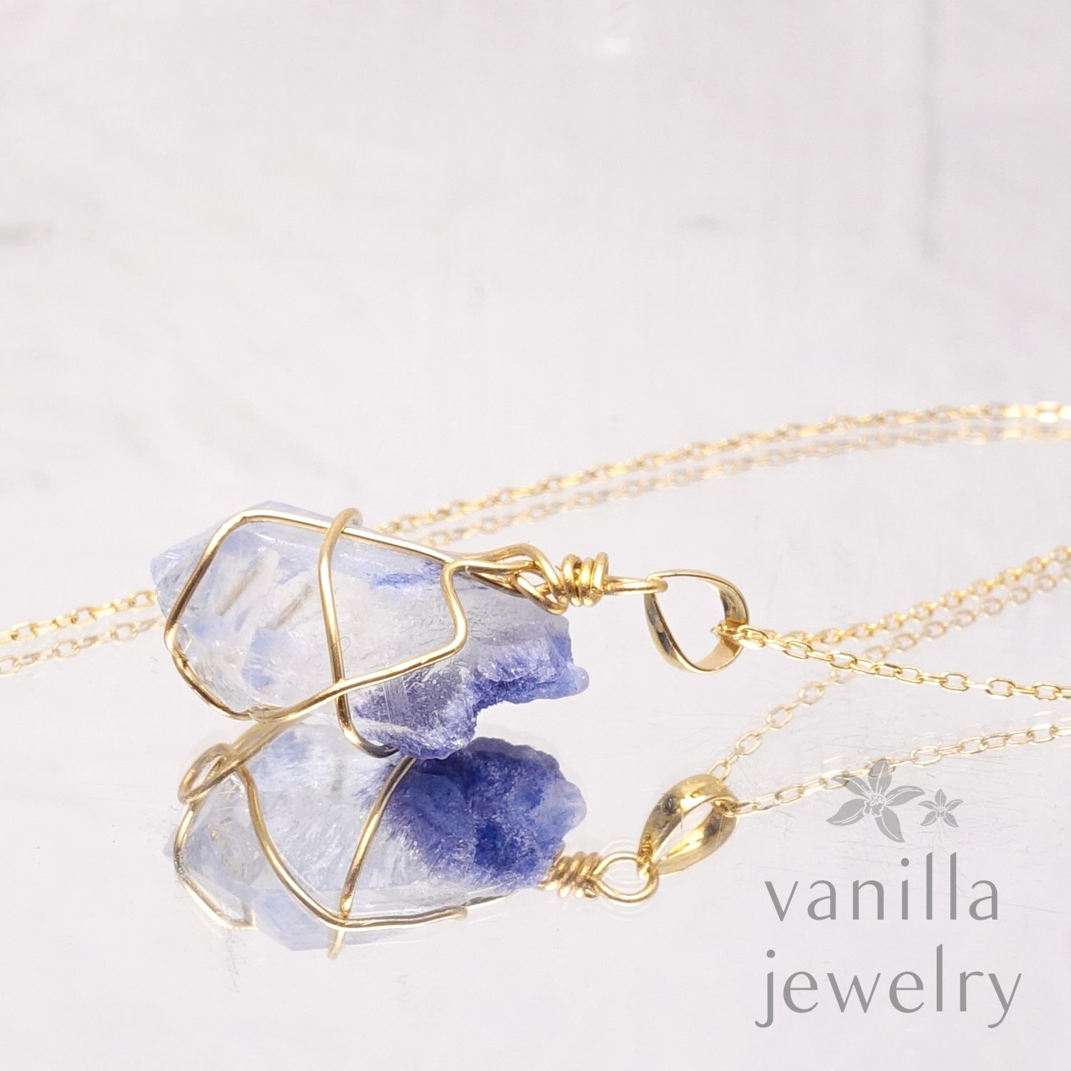 vanilla jewelry - La verite(ラヴェリーテ) レインボー入りデュモルチ