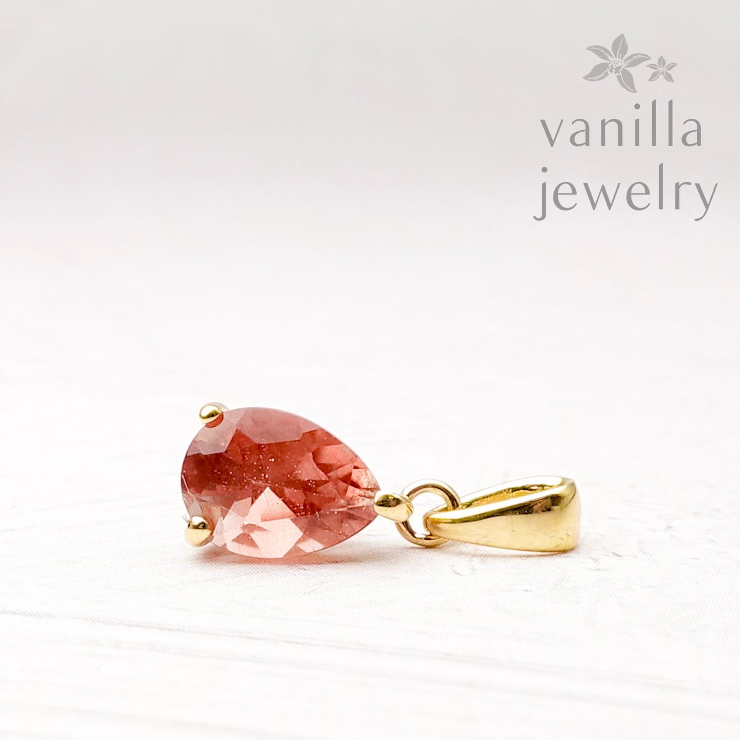 Chelice (シェリス) オレゴンサンストーン 3.02ct K18ネックレス [7714]★今だけ！40cmチェーン→「スライドピンチェーン」にグレードアップしてお届け！★