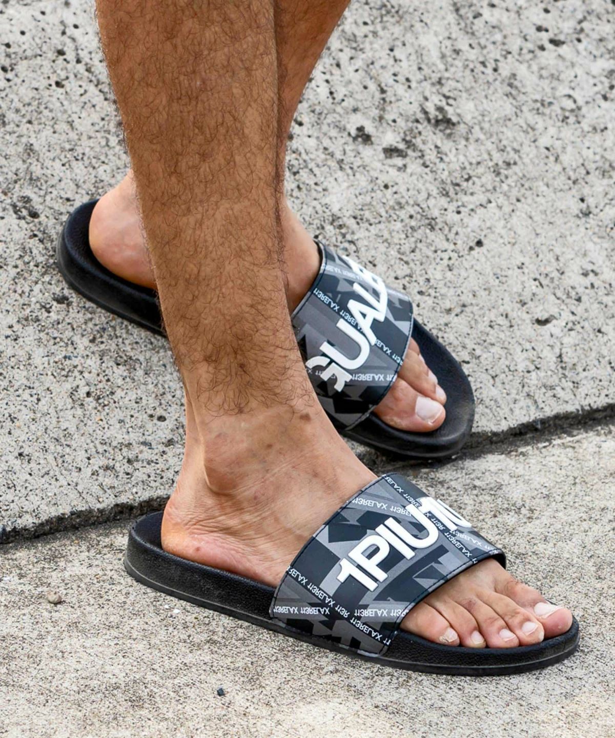 GEOMETRIC PRINT SANDALS | サンダル | チャコール×ブラック | メンズ