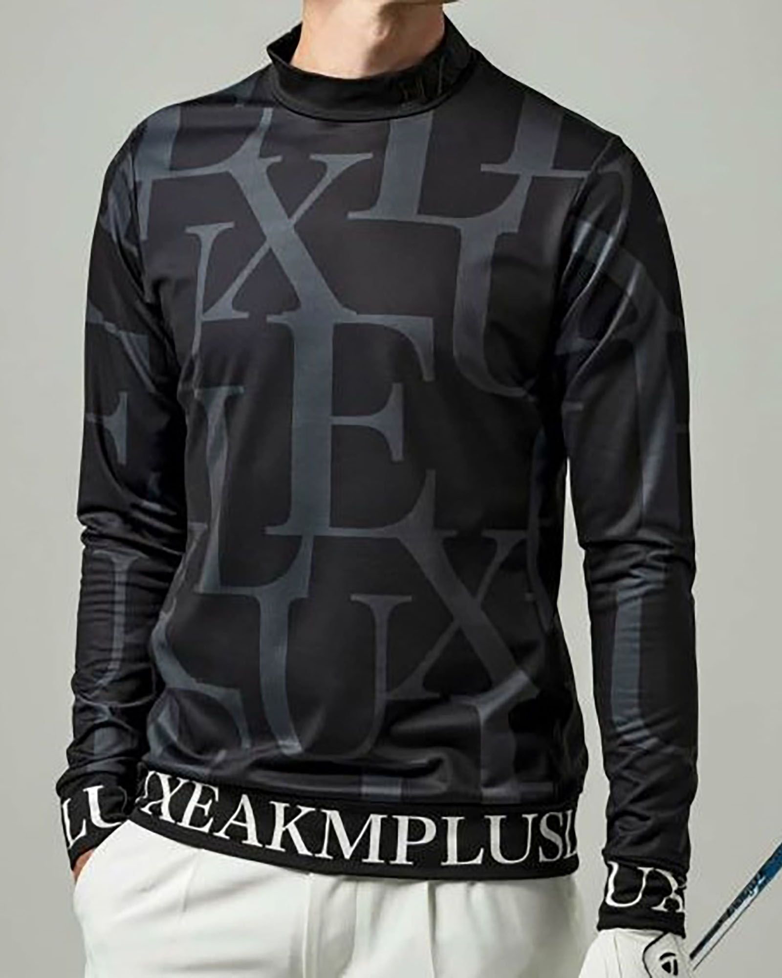 LUXE AKM PLUS - 裾ロゴ総柄モックネックTシャツ | 長袖モックネック