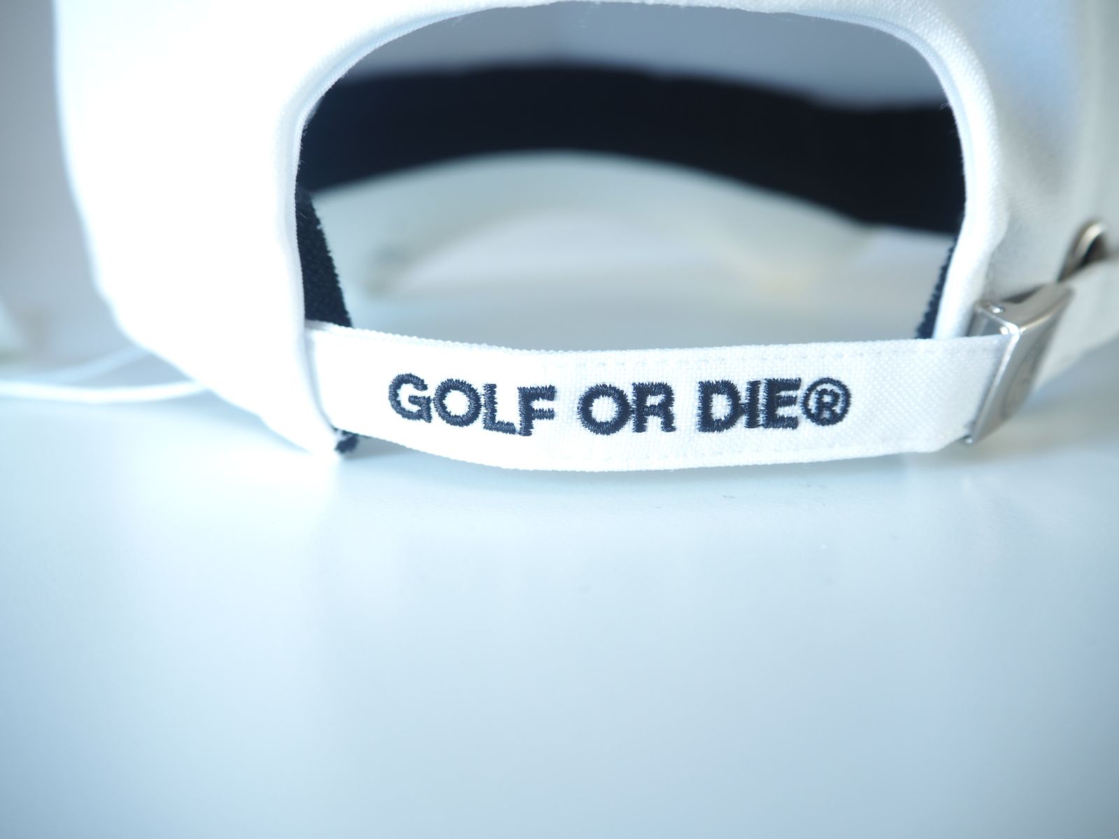 MARK&LONA(マークアンドロナ) | G.O.D Cap W/Ball Marker | MEN and WOMEN | マーカー付きキャップ | ホワイト | ユニセックス