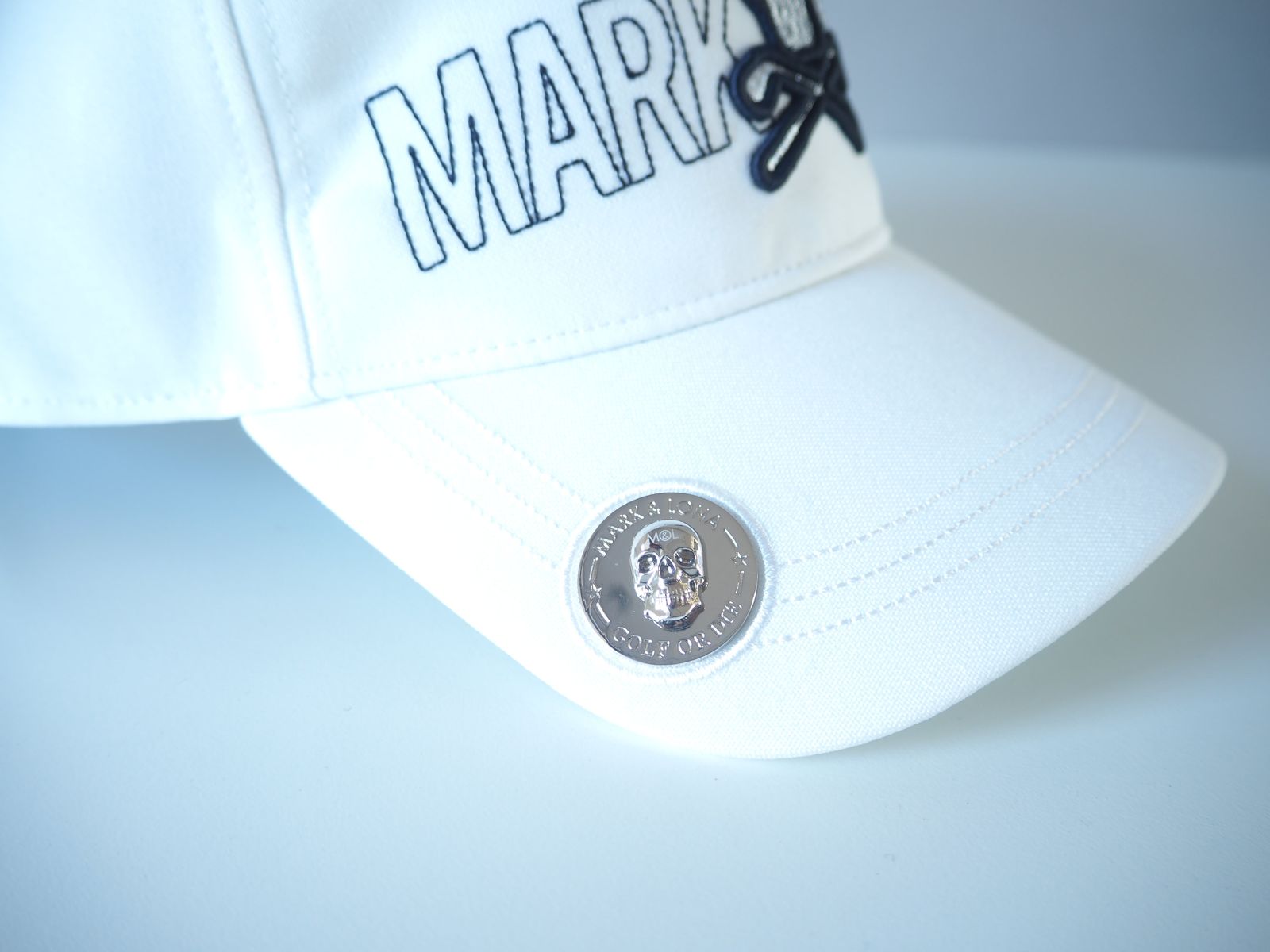 MARK&LONA(マークアンドロナ) | G.O.D Cap W/Ball Marker | MEN and WOMEN | マーカー付きキャップ | ホワイト | ユニセックス