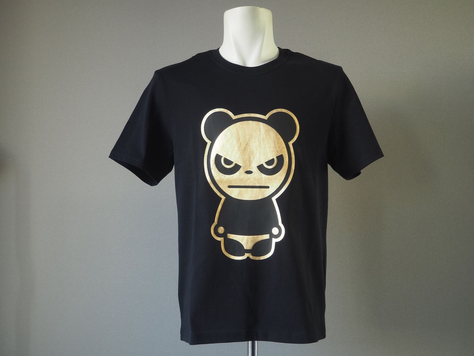 MEN'S GOLD PRINT SHORT SLEEVED T-SHIRT | Tシャツ | ブラック | メンズ