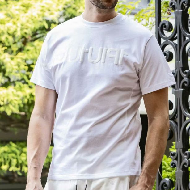 1PIU1UGUALE3 RELAX - ビッグロゴインバーテッドTシャツ | T