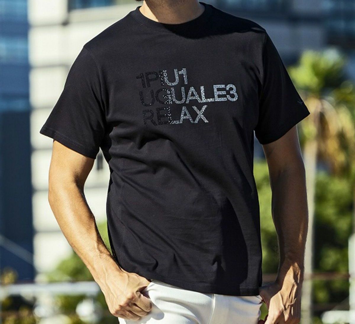 1PIU1UGUALE3 RELAX - ラインストーンロゴ半袖Tシャツ | Tシャツ