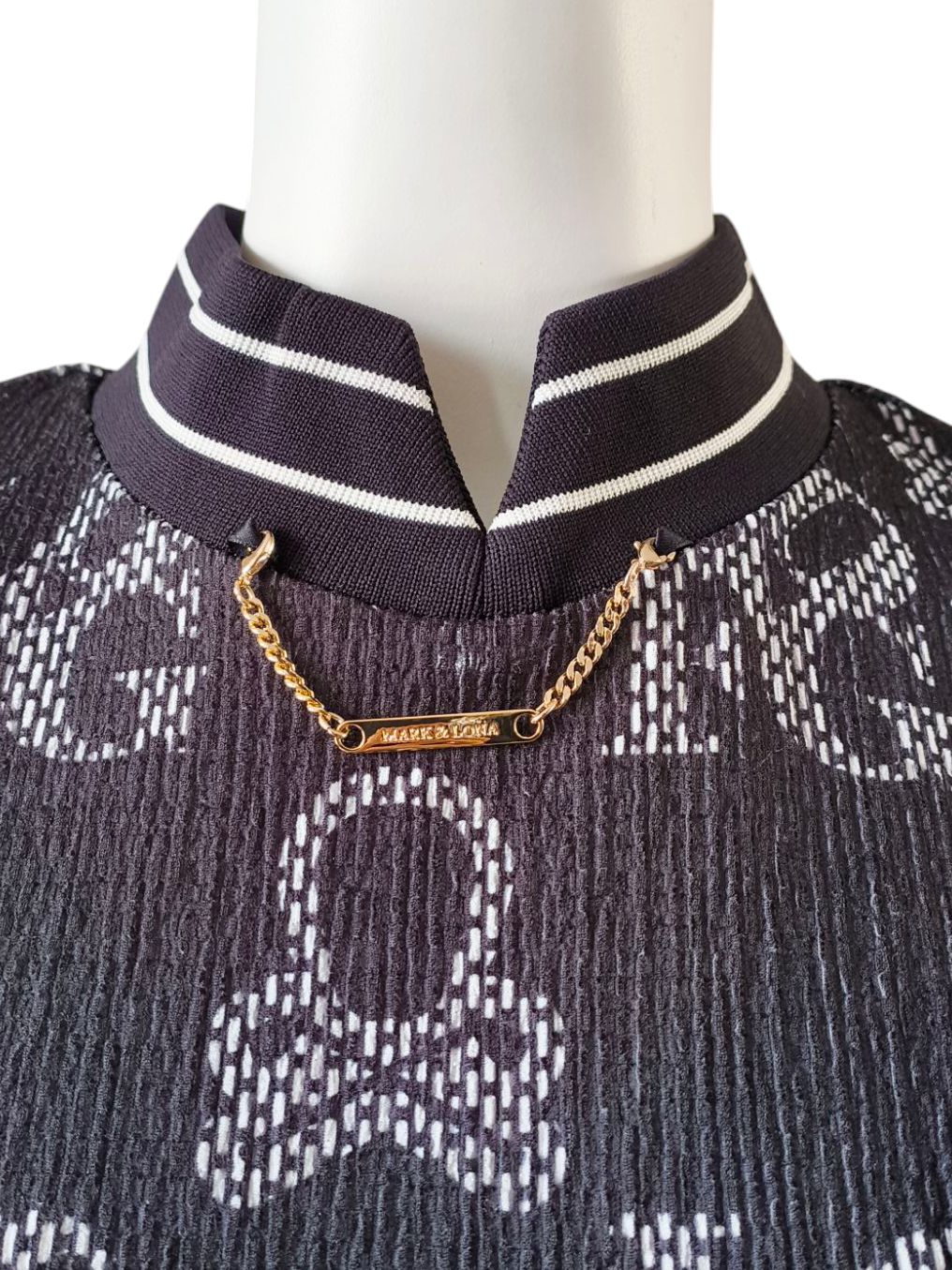 Ever Monogram Mock Neck Tee | モックネックシャツ | ブラック | レディース | ゴルフウェア |