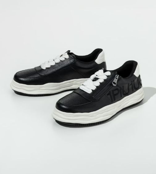 ボリュームソール刺繍ロゴスニーカー | シューズ | ブラック | ユニセックス