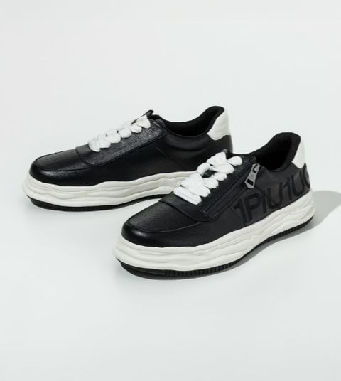 ボリュームソール刺繍ロゴスニーカー | シューズ | ブラック | ユニセックス