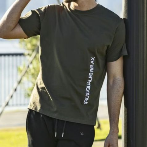 バーチカルエンブロイディー半袖Tシャツ | Tシャツ | カーキ | メンズ