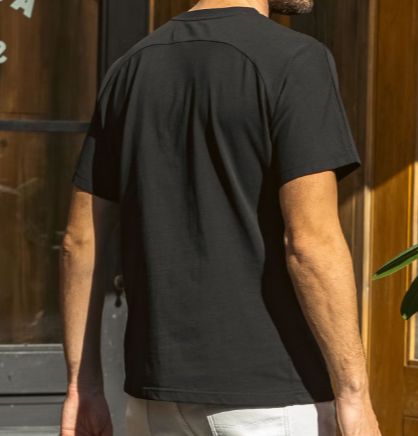 エンボスロゴ半袖Tシャツ | Tシャツ | ブラック | メンズ