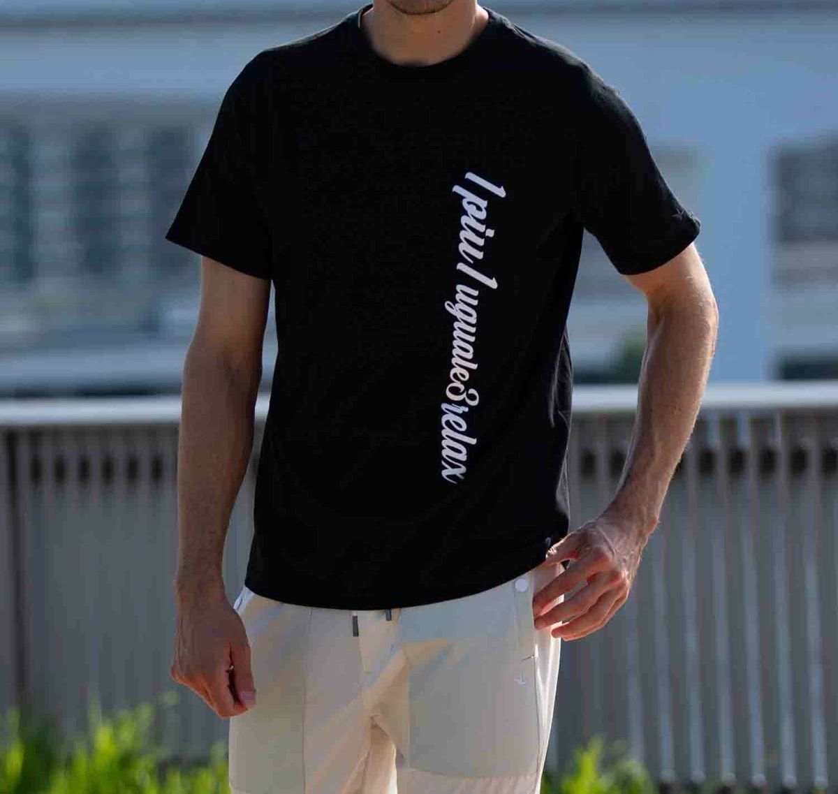 国内発送【1PIU1UGUALE3 RELAX】縦ロゴ半袖Tシャツ 人気ブランド□1PIU1UGUALE3 RELAX□縦ロゴ 半袖 Tシャツ (T
