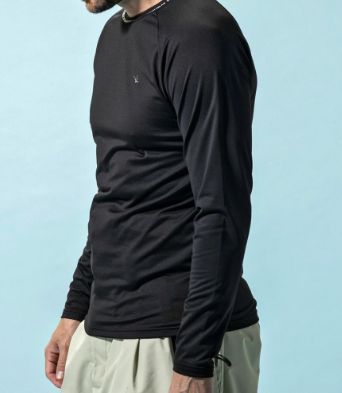 裏起毛クルーネックロゴロングTシャツ / スノーボード / スノーウェア /インナー | アンダーウェア | ブラック | メンズ | ゴルフウェア