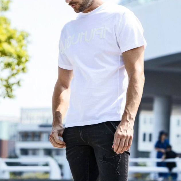 1PIU1UGUALE3 RELAX - ビッグロゴインバーテッドTシャツ | T