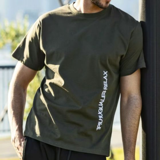 バーチカルエンブロイディー半袖Tシャツ | Tシャツ | カーキ | メンズ