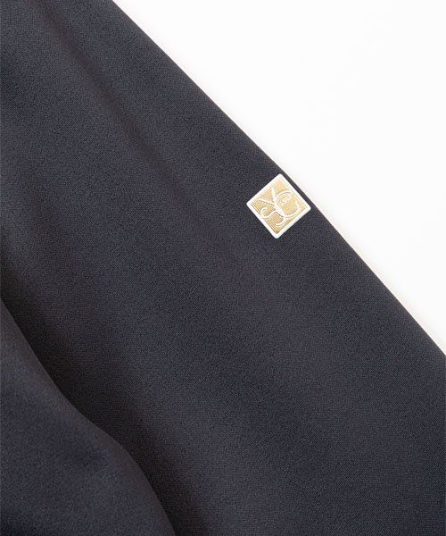 NECK LOGO HIGH NECK SHIRTS | ハイネックシャツ | ブラック | レディース | ゴルフウェア