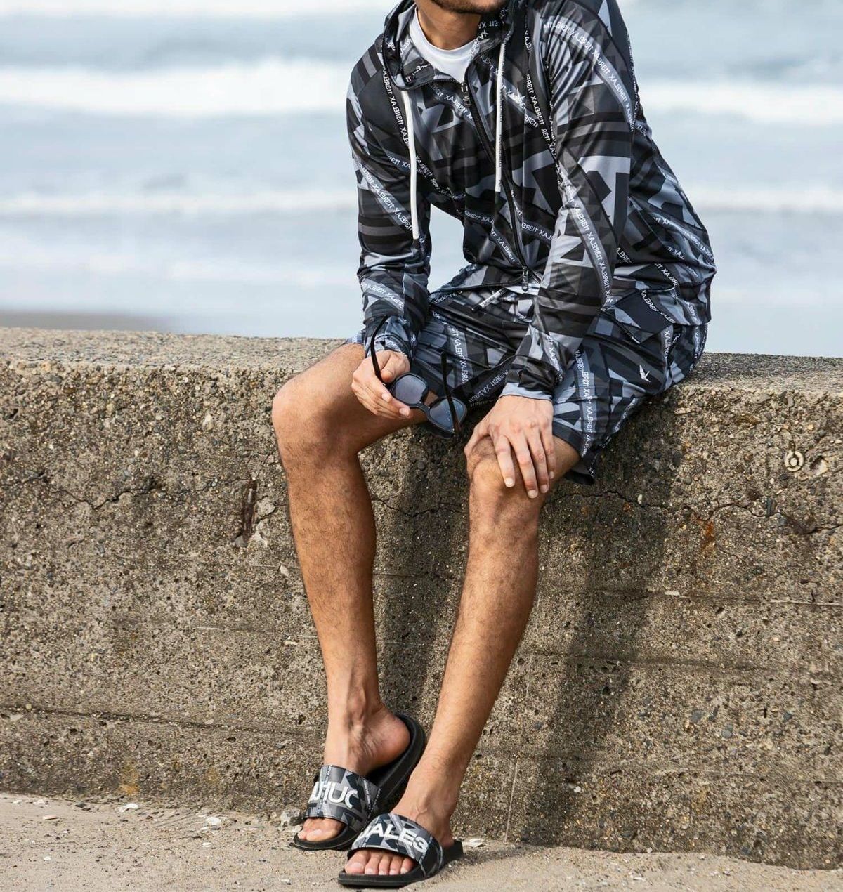 GEOMETRIC PRINT SANDALS | サンダル | チャコール×ブラック | メンズ