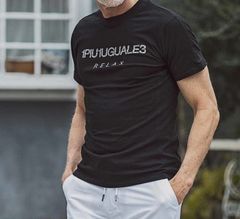 1PIU1UGUALE3 RELAX(ウノピゥウノウグァーレトレ) ランダムラインストーン半袖Tシャツ