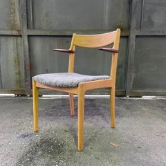 [ OUTLET ] Pecker Semi Arm Chair