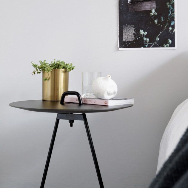 MOEBE side table