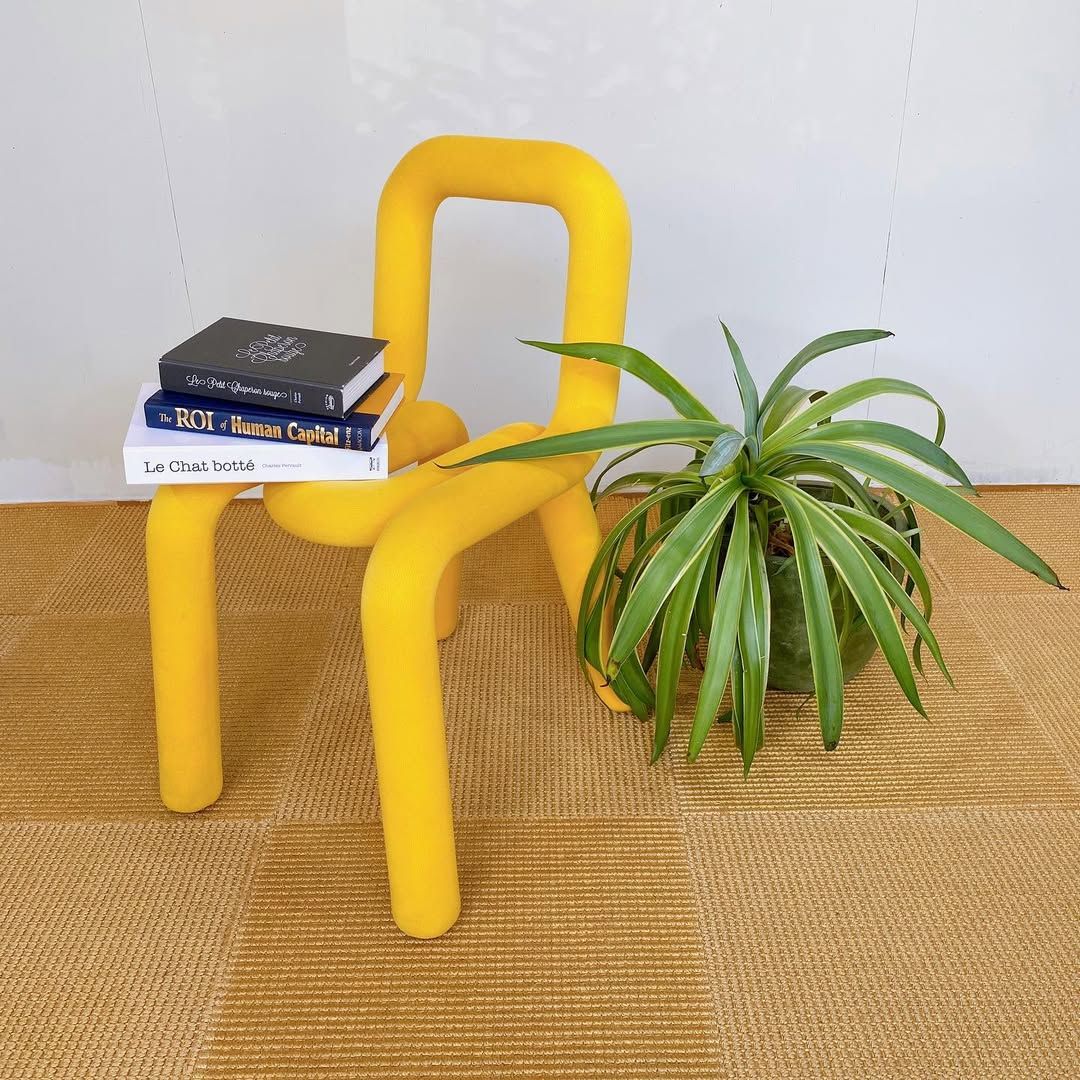 season10-2 / Mustache Chair (YE)