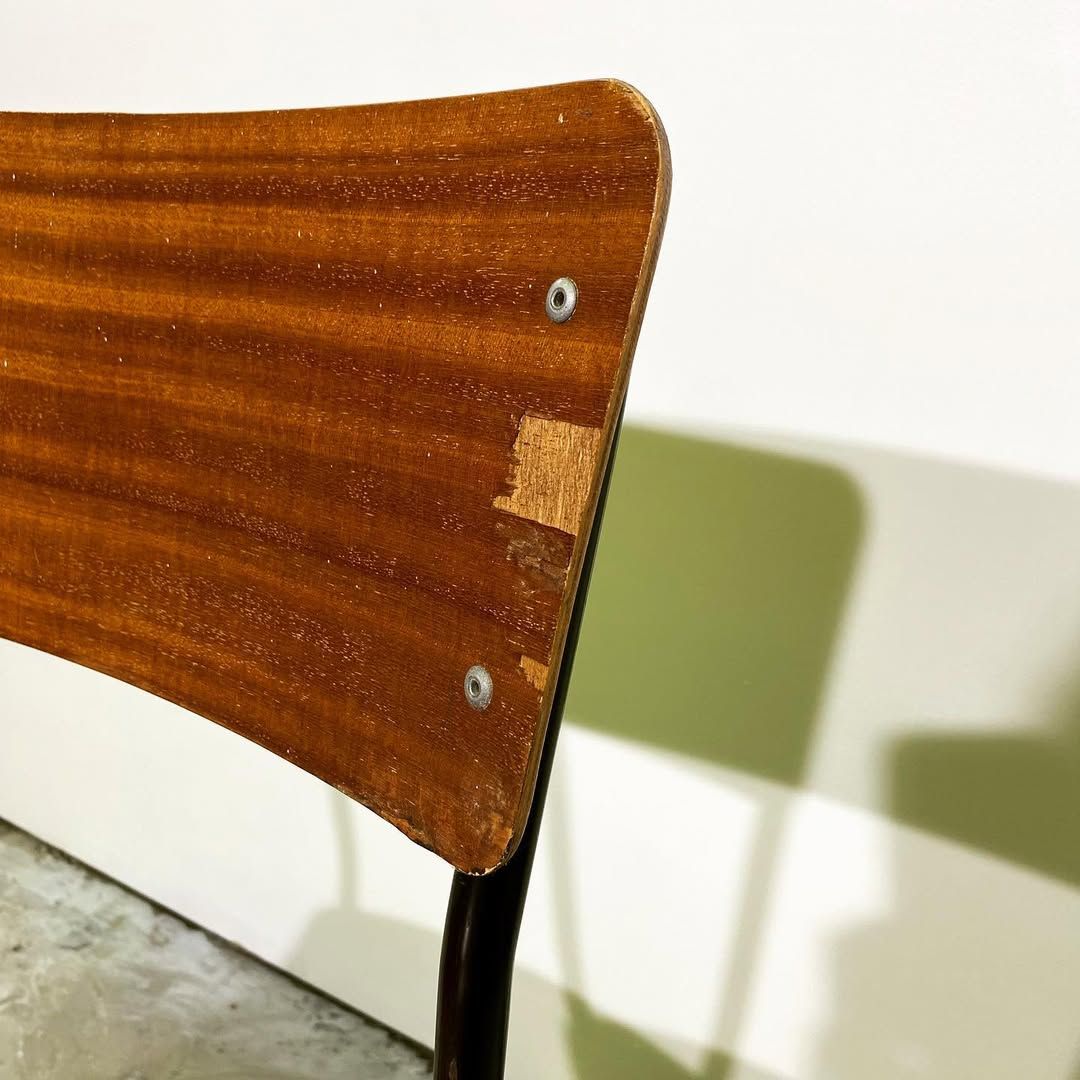 season5-1 / school chair