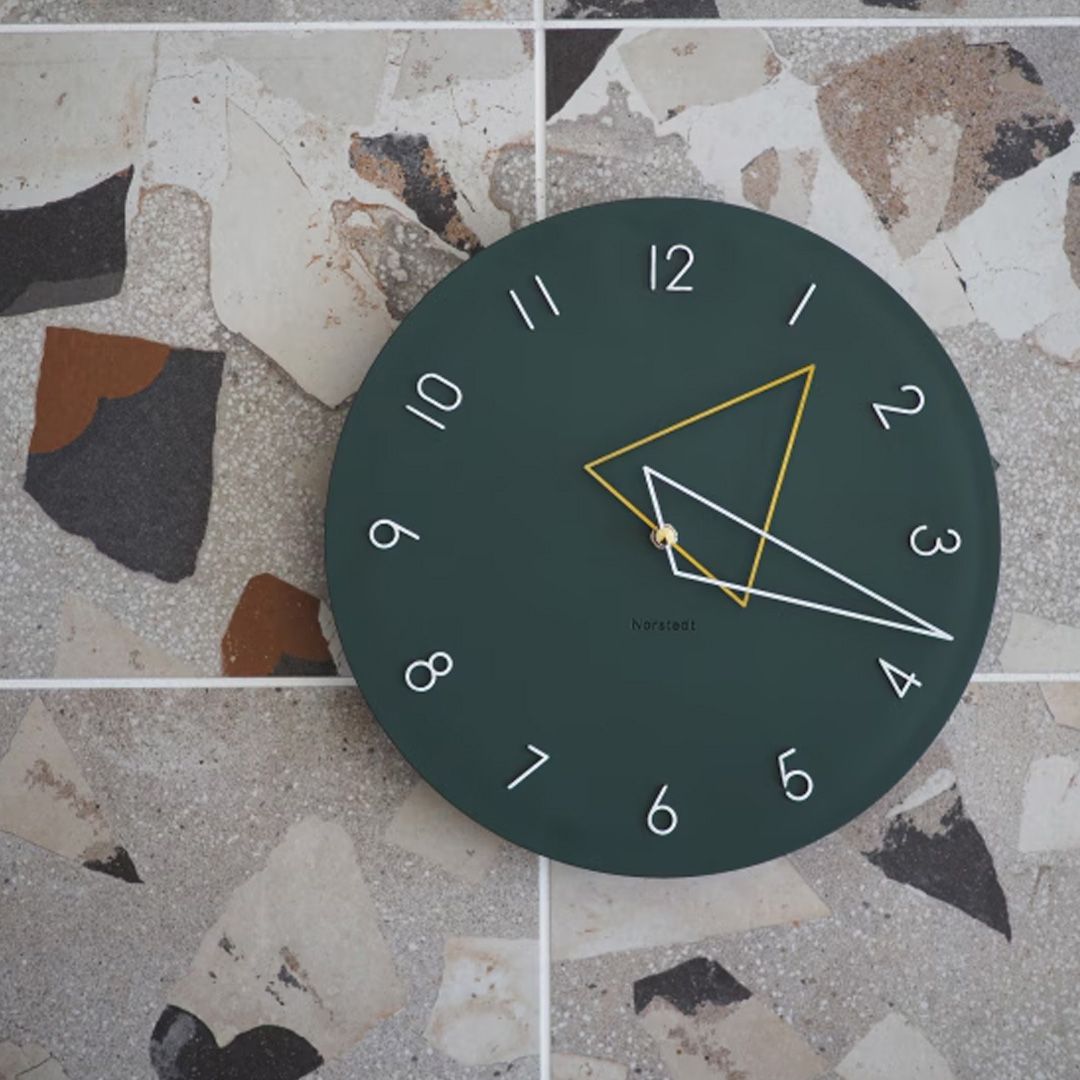 kolmio / コルミオ (壁掛け時計) グリーン