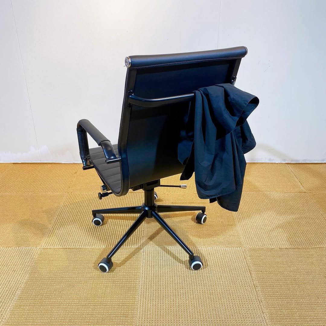 season12-2 / Desk Chair