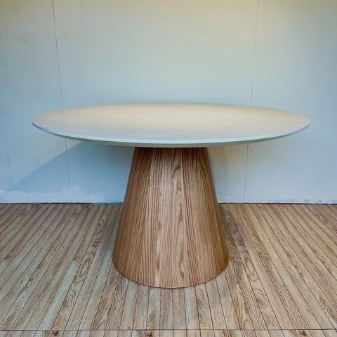 【カスタム可能】Marea Dining Table / メラミン天板（φ1000） / 円脚突板（OAK）