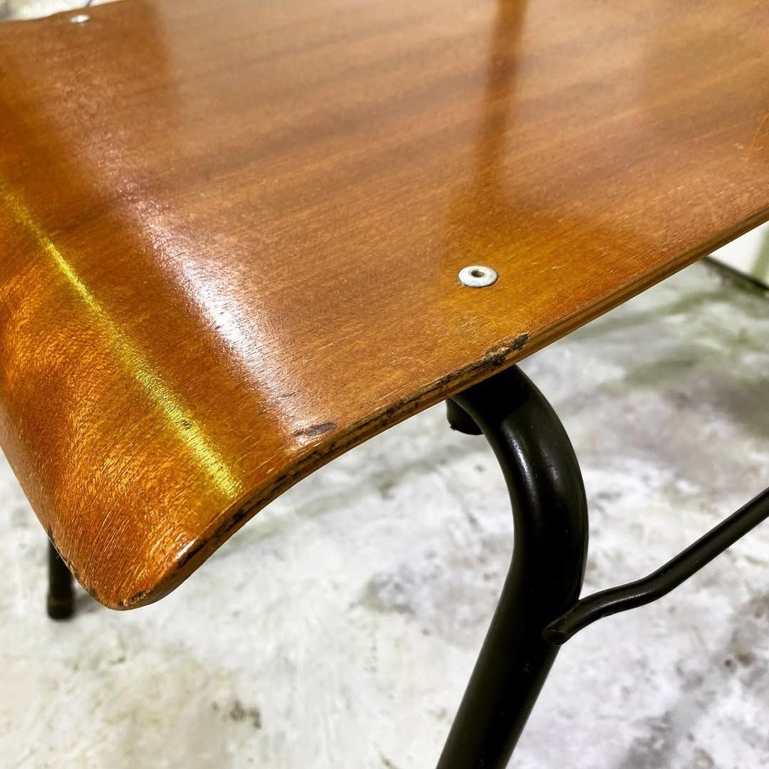 season5-2 / school chair