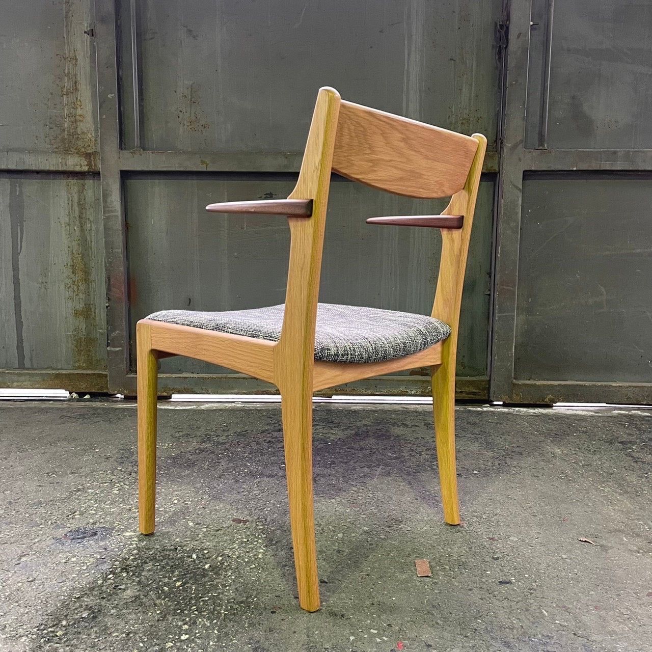[ OUTLET ] Pecker Semi Arm Chair