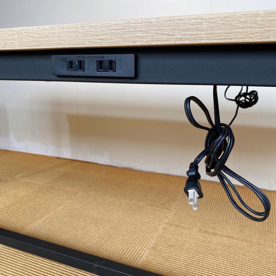 season19-1 / Meeting Table