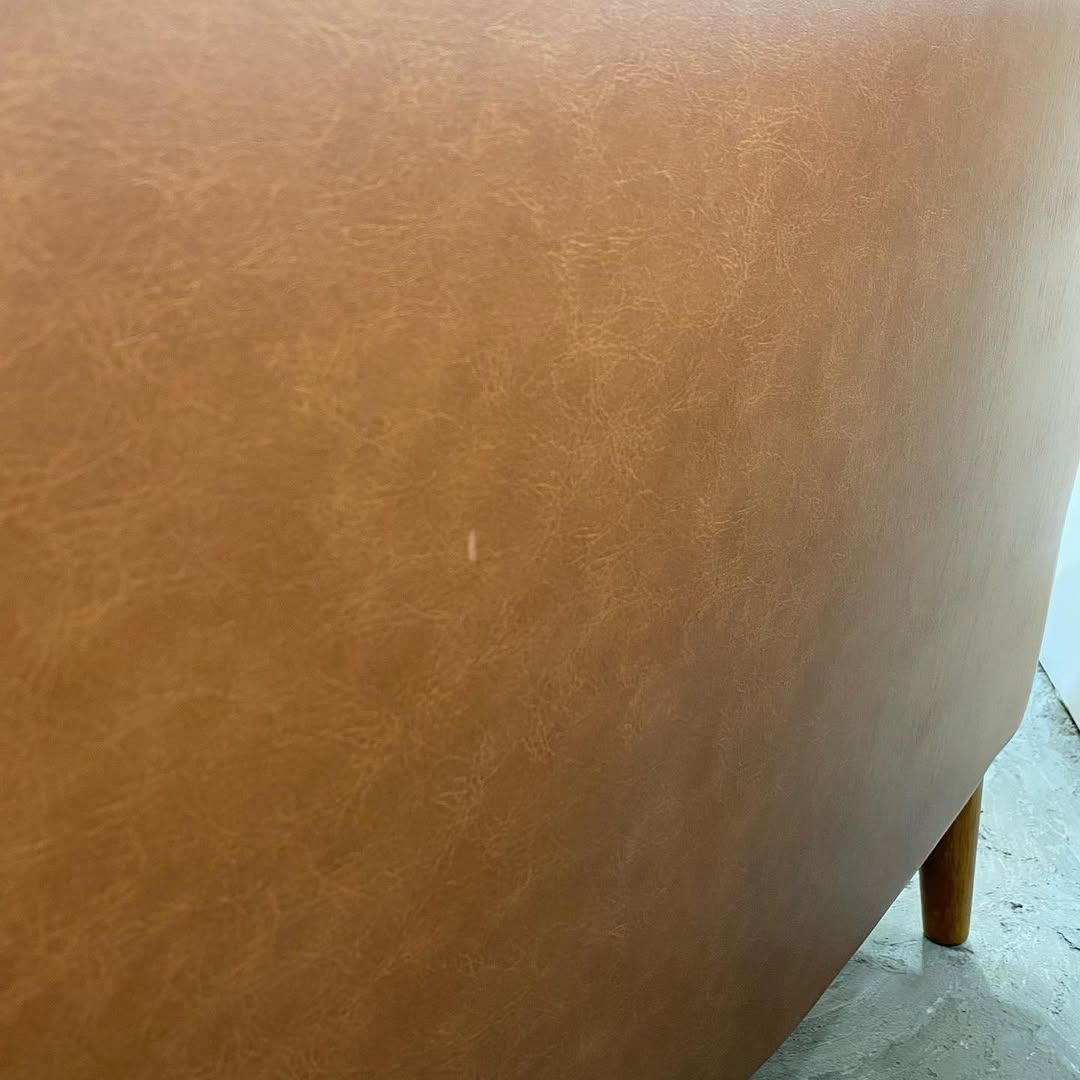 season3-4 / center sofa