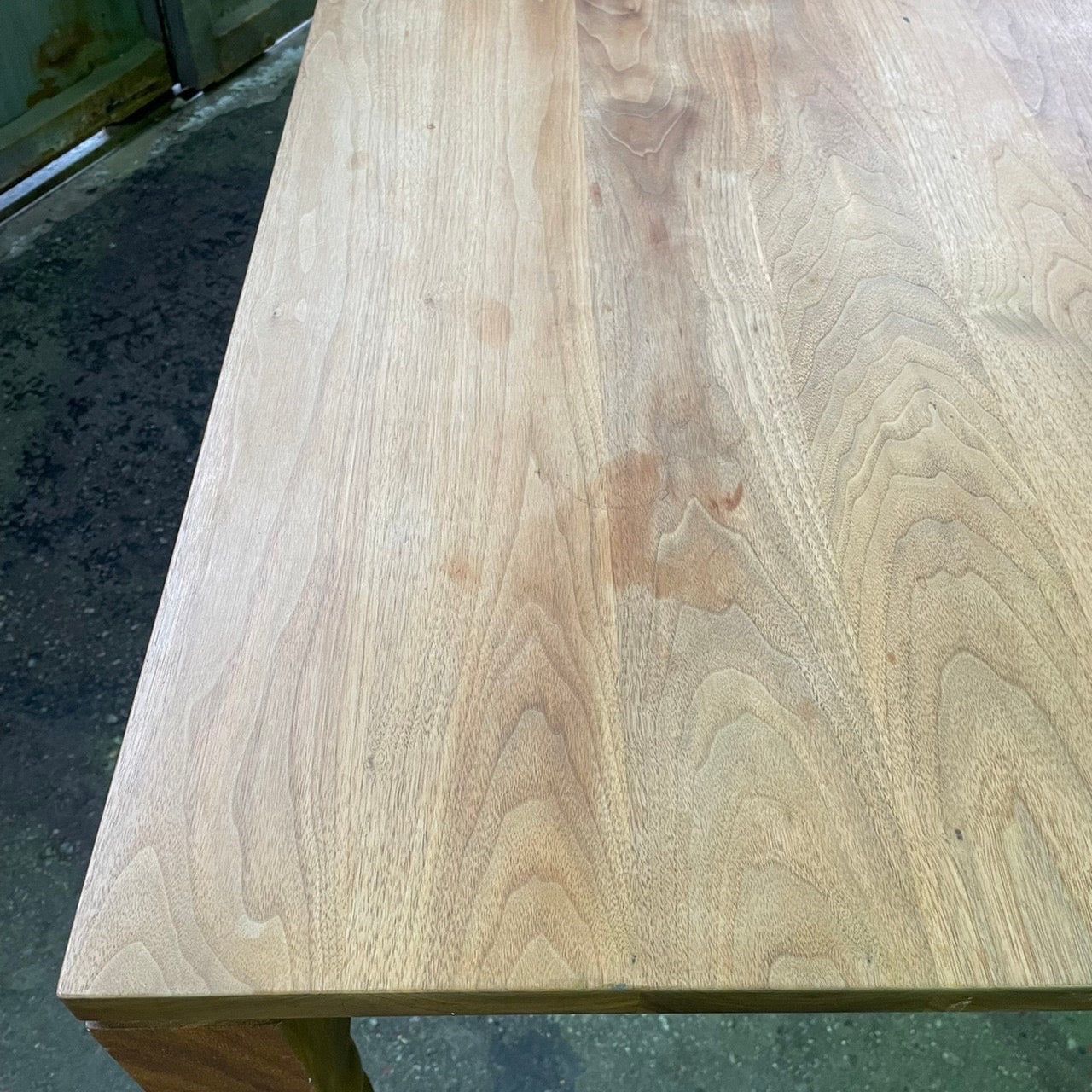 [ OUTLET ] Leaves Dining Table