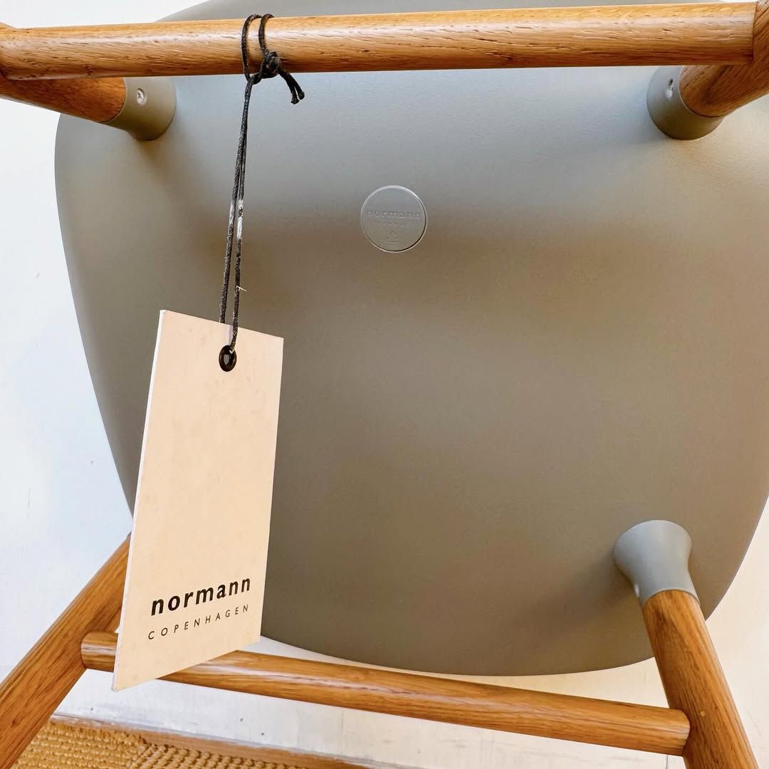 season45-6 / デザイナーズチェア / Form Chair（Normann Copenhagen）