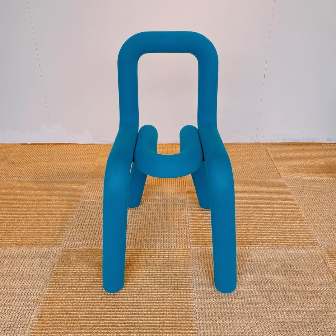 season30-2 / Mustache Chair / turquoise blue