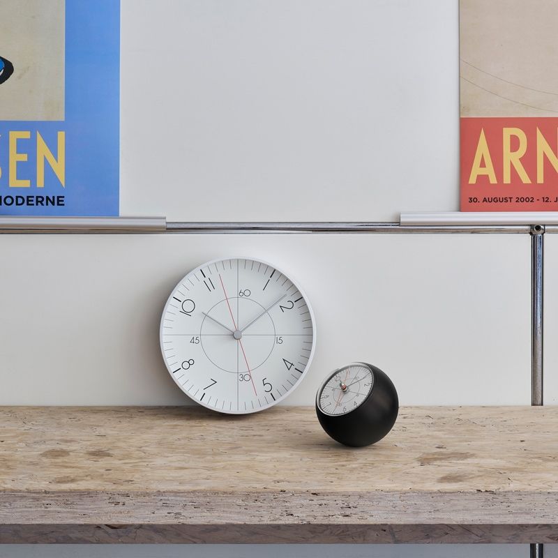 earth wall clock less /