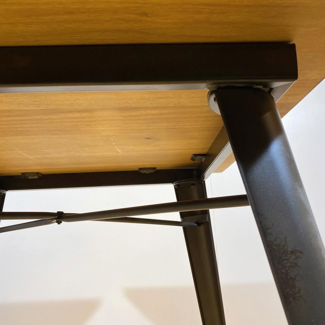 season31-4 / Iron Wood Table