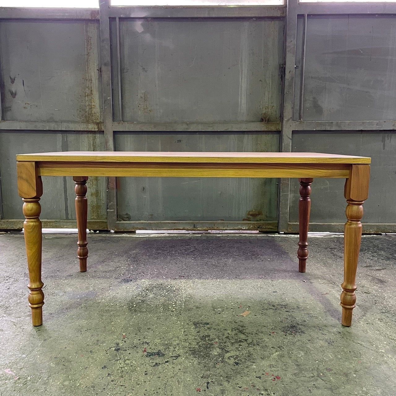 [ OUTLET ] Leaves Dining Table