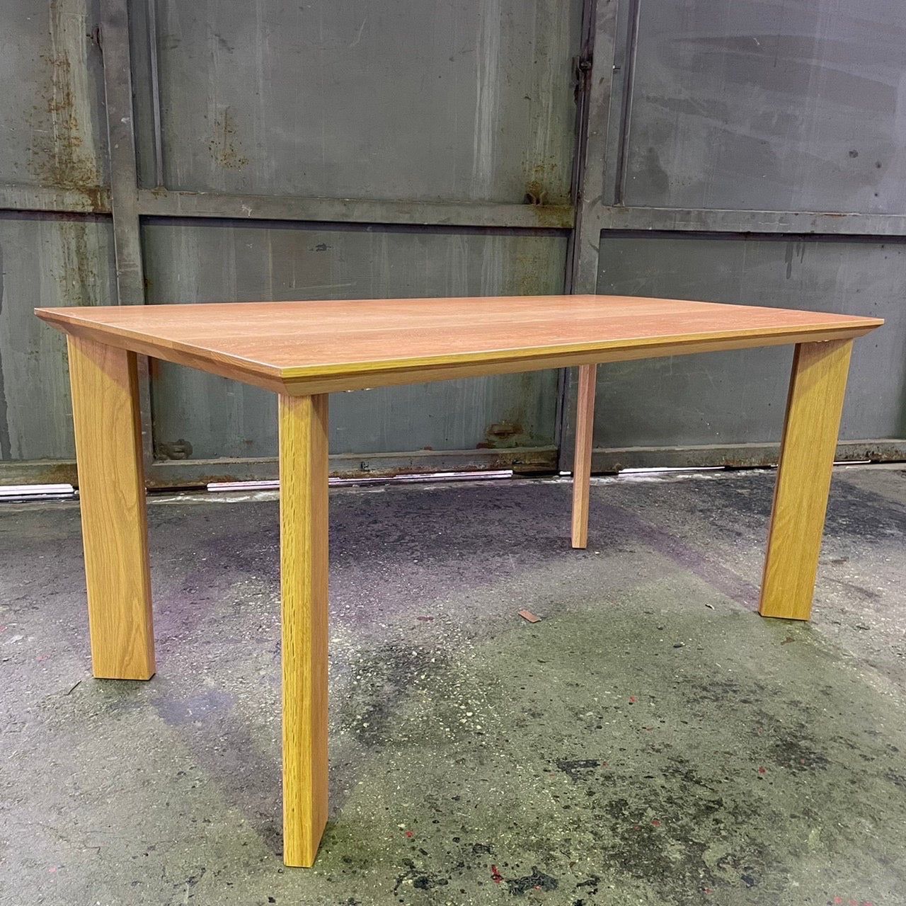 [ OUTLET ] Wallece Dining Table