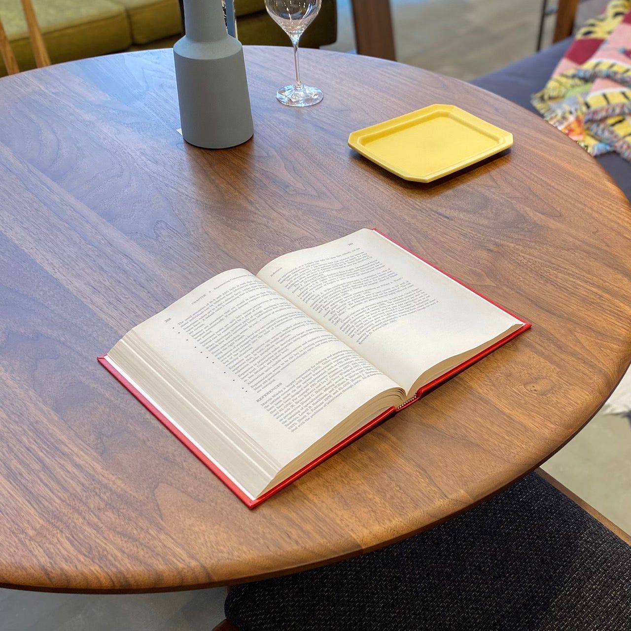 Origin Round dining Table